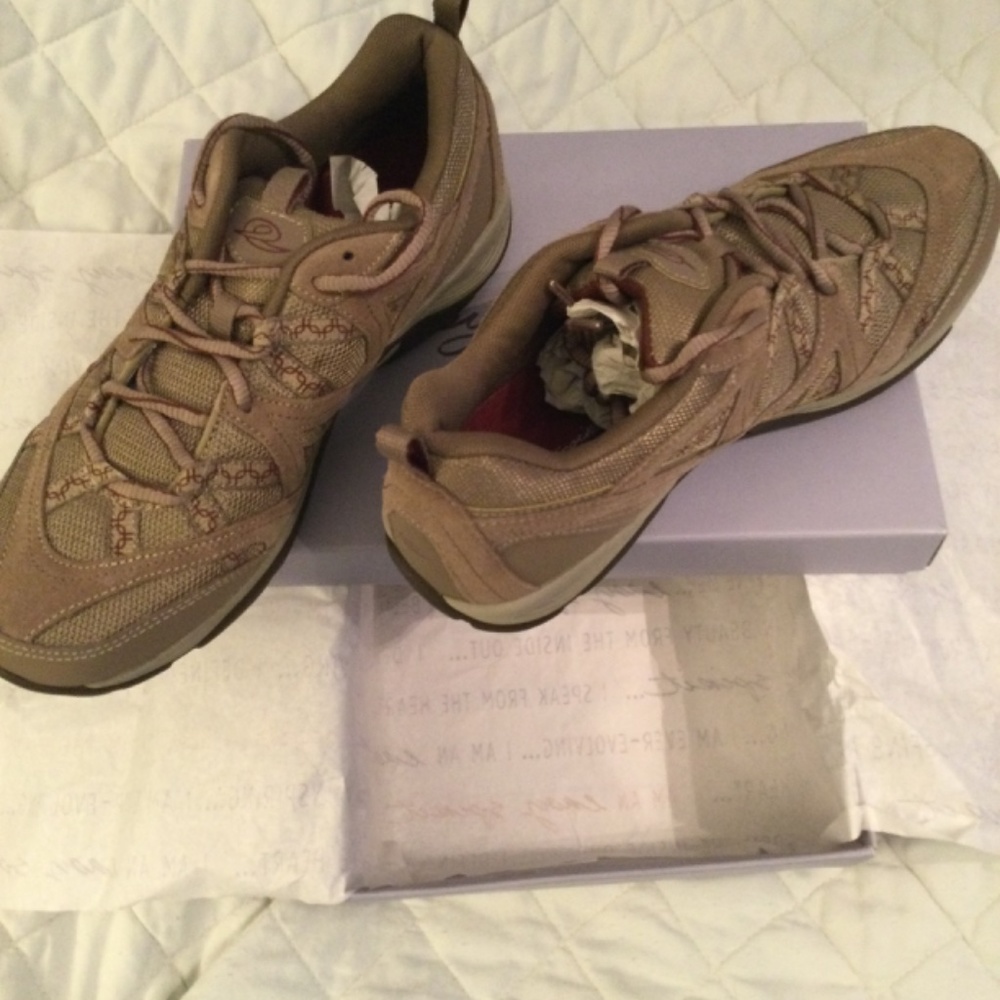 Women’s Walking shoes - Picture 2 of 7